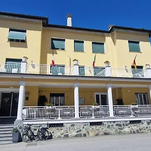 https://hotel-dora.hotelitalianriviera.com