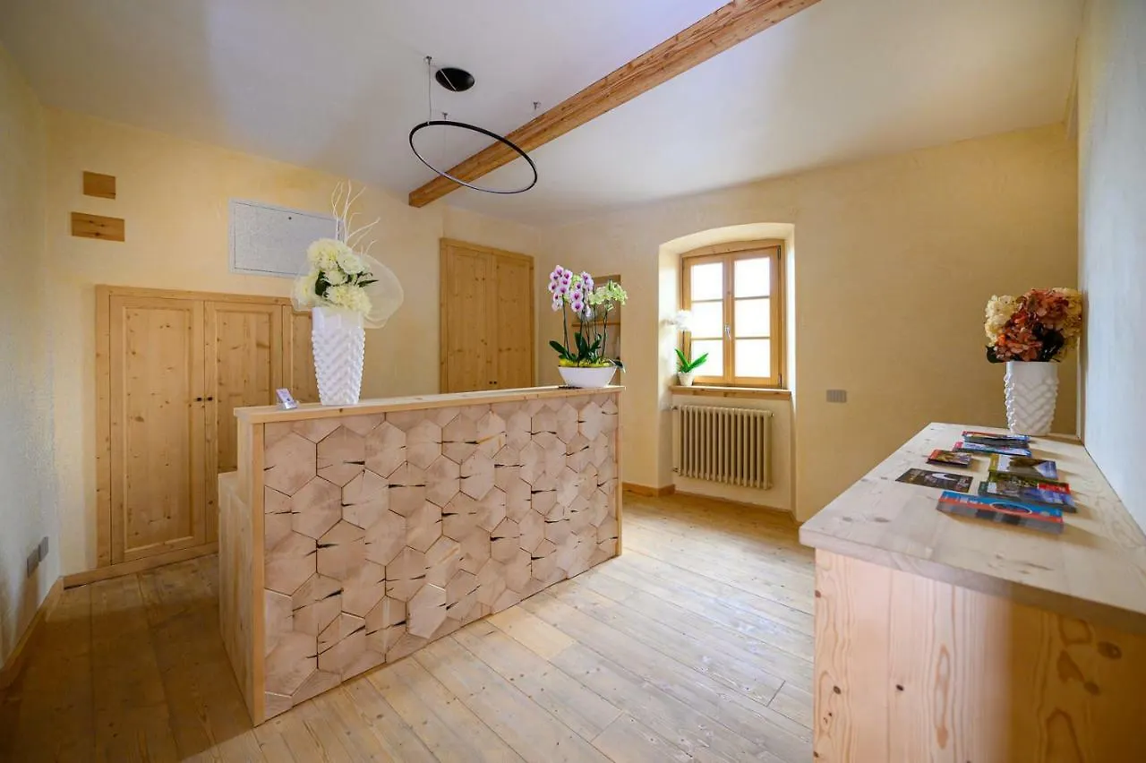 B&B Antica Residenza Centro Storico Tirano 2*,